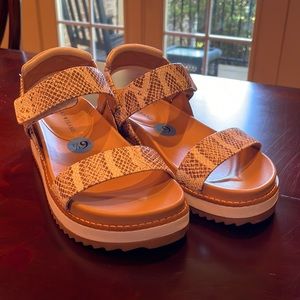 Lucky Brand sandals